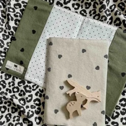 Rose In April Protège Carnet de Santé Chloé Cœur Sable - Sale