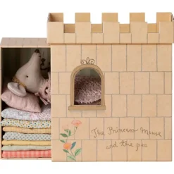 Maileg Souris Petit Pois dans son Château - Online